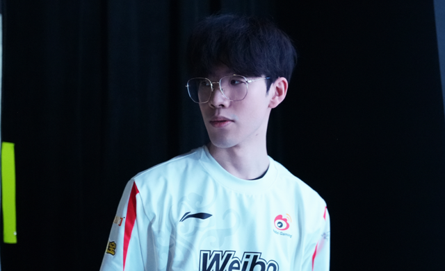 其中布卡约